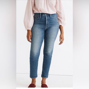 Madewell The Perfect Vintage Jean in Melgrove wash. Size 27 and 95% cotton.